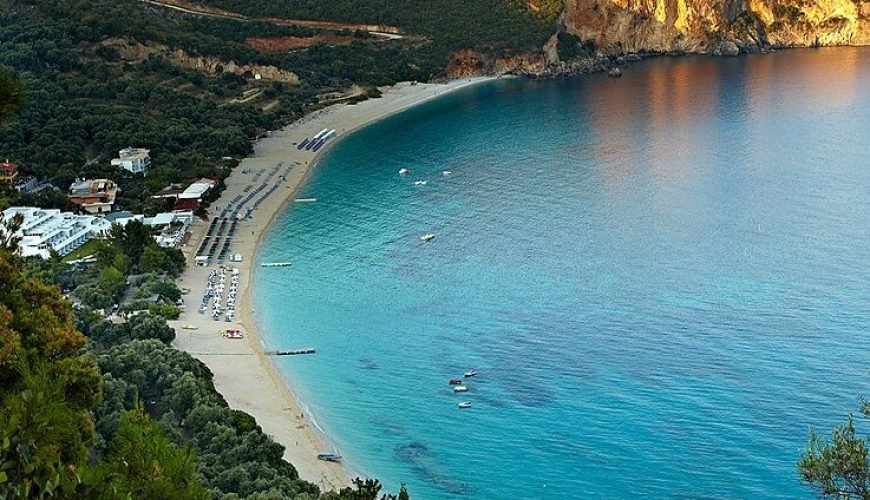 Lichnos Beach