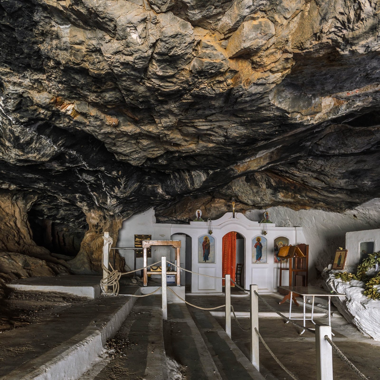 Milatos Cave Crete, Editorial Georgios Kritsotakis