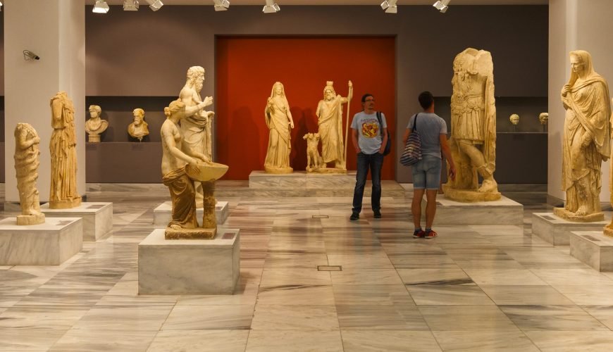 Heraklion Archaeological Museum Crete, Editorial Milan Gonda