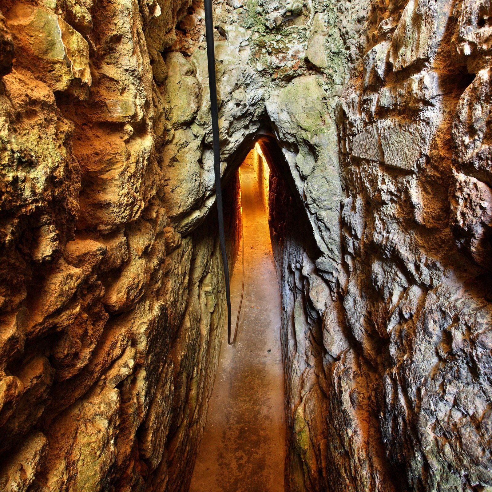 Tunnel of Eupalinos Samos, Editorial